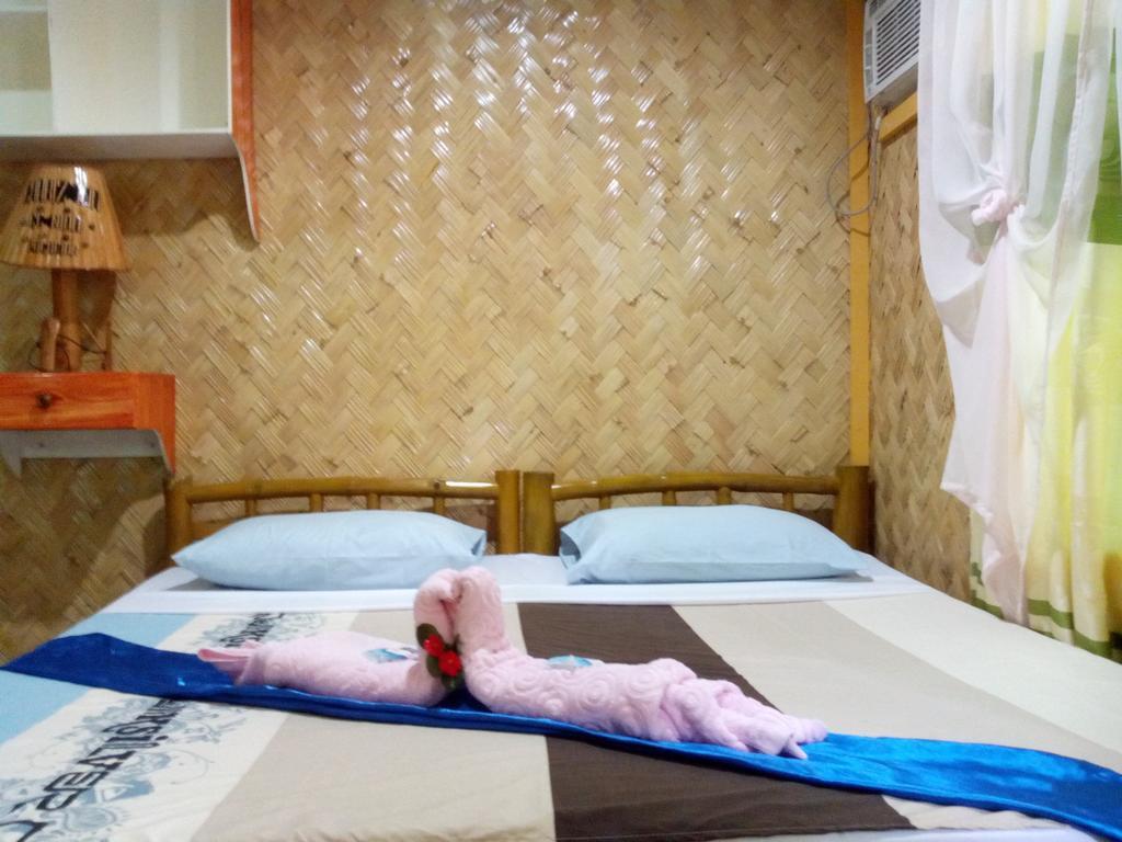 إل نيدو Chariz Inn الغرفة الصورة